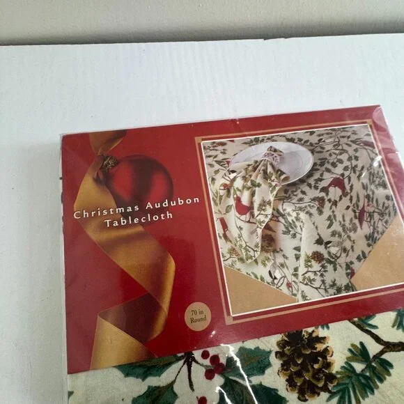 Christmas Audubon Tablecloth Bird And Holly Pattern 70 Inch Round New in Package - Picture 2 of 5